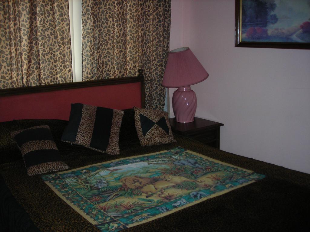 Deer Trail Motel Wisconsin Dells Værelse billede