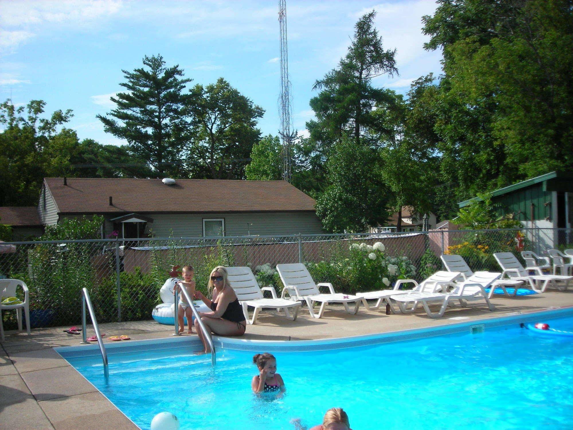 Deer Trail Motel Wisconsin Dells Eksteriør billede